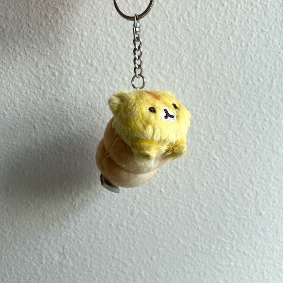 Other - LIKE NEW! CUTE YELLOW CROISSANT CAT KEYCHAIN!